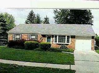 1725 Chantilly Dr, Maumee, OH 43537