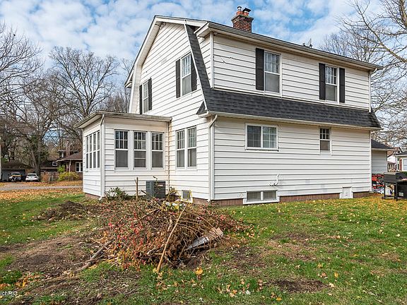 4th image of 37 Grant St