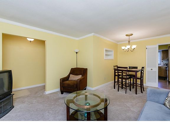 3rd image of 3739 Hirondelle Ln