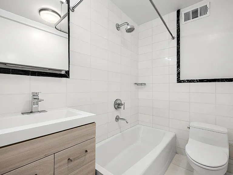 210 W 70th St #404A — Photo 10