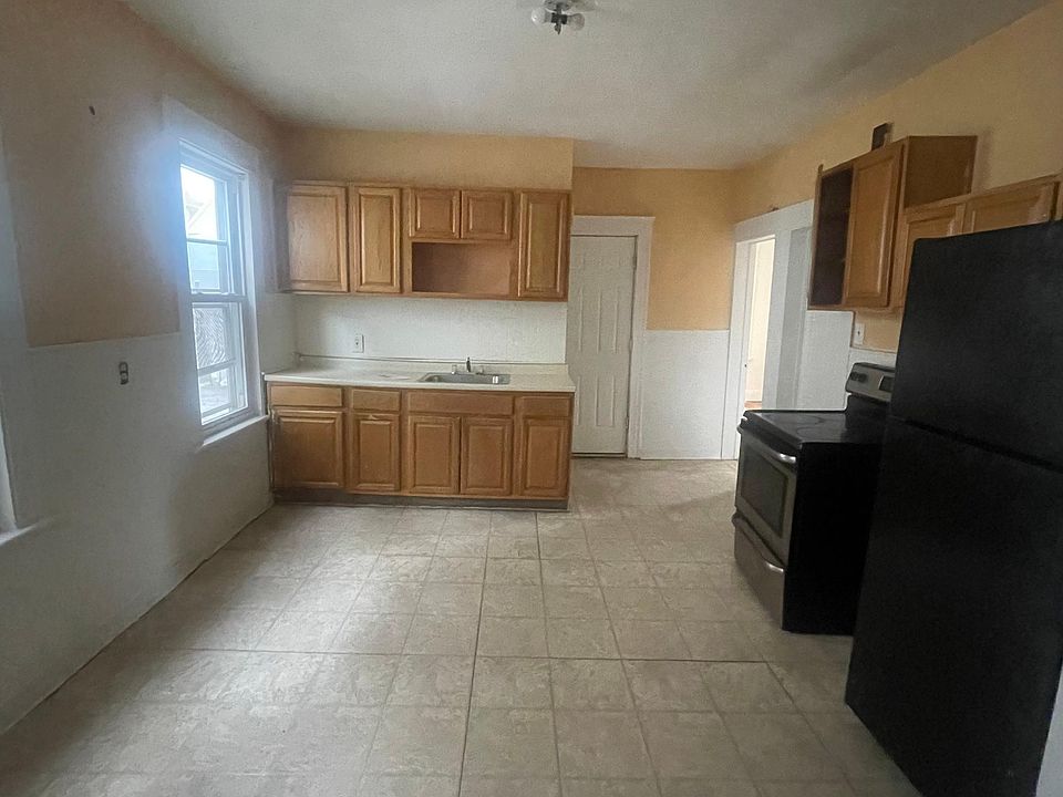 1st image of 129 Linwood Ave