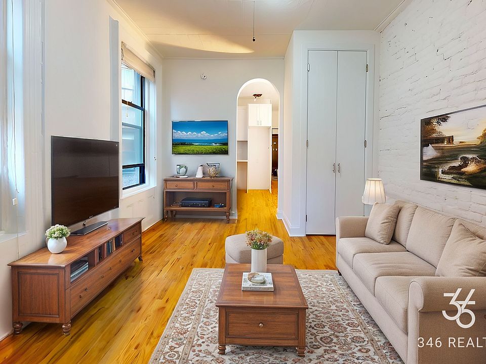 1st image of 18 Bedford St #4B