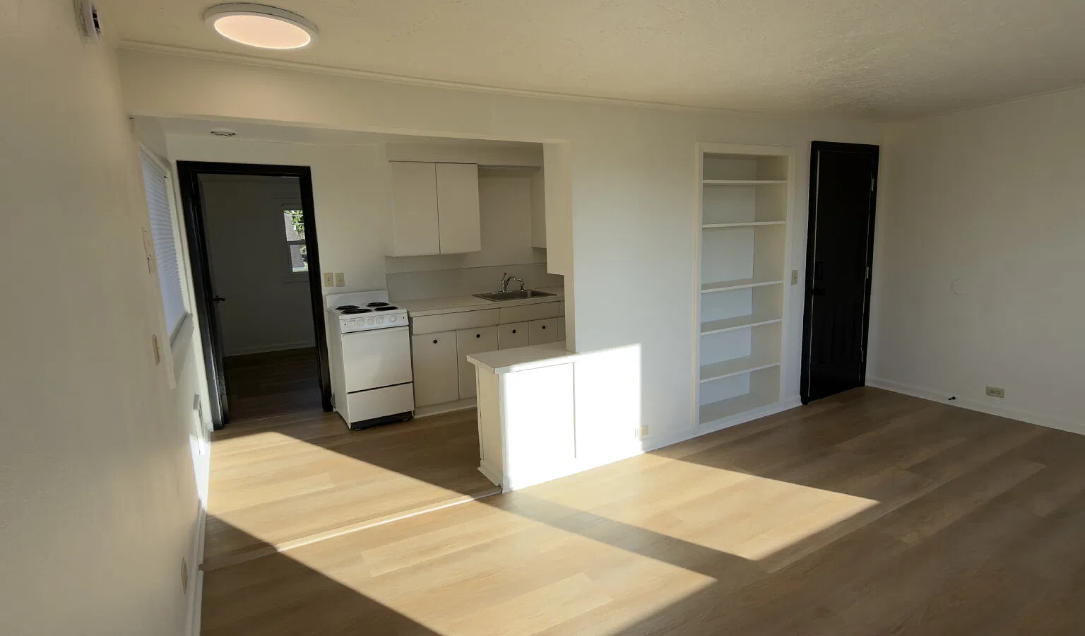 1 bed, 1.0 bath, 500 sqft, $1,495 — Photo 3