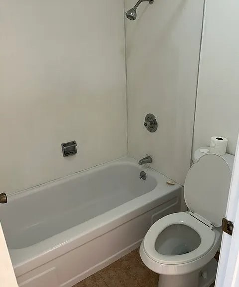 702 Woodside Ln #10 — Photo 10