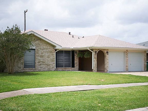 3rd image of 1313 Chestnut Dr