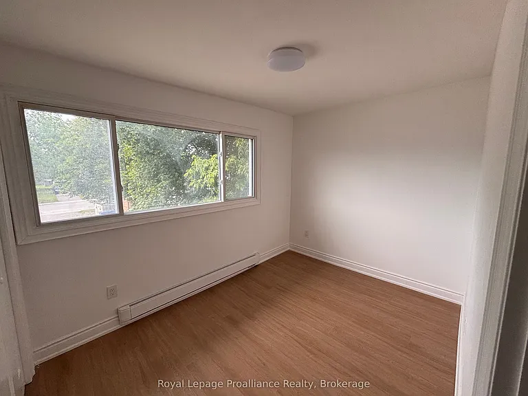 171 Hazlitt St #1 — Photo 12