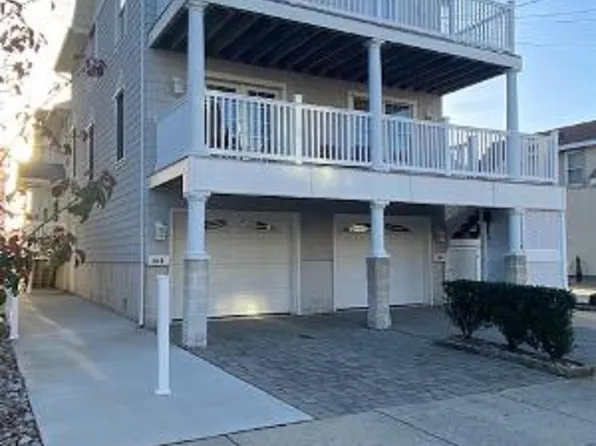 18 N Adams Ave, Margate, NJ 08402