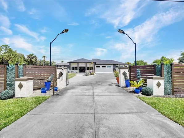 121 20th AVE NE, NAPLES, FL 34120