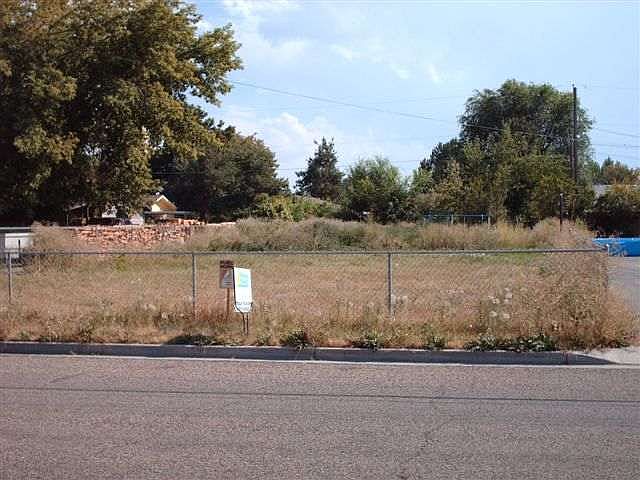 1st image of E Beech St