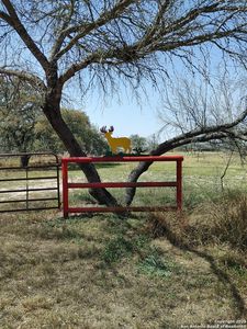 210 County Road 425, Mccoy, TX, 78113