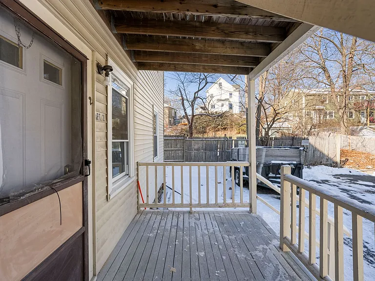 27 Glendale St — Photo 7