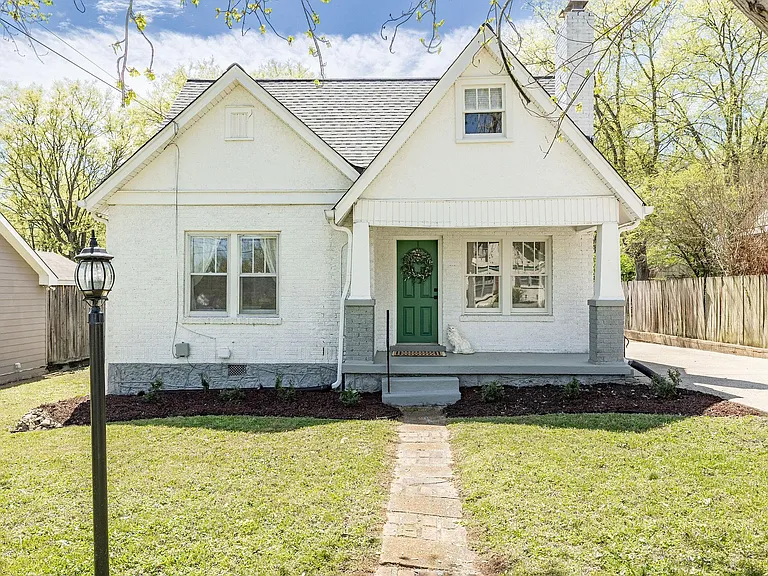 Sweet, sunny Tudor