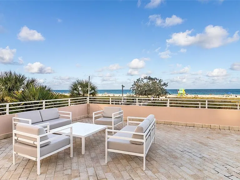 345 Ocean Dr #512 — Photo 3