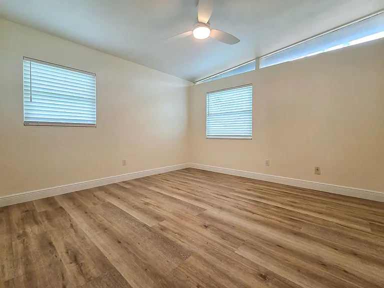 3702 NW 22nd Pl — Photo 13