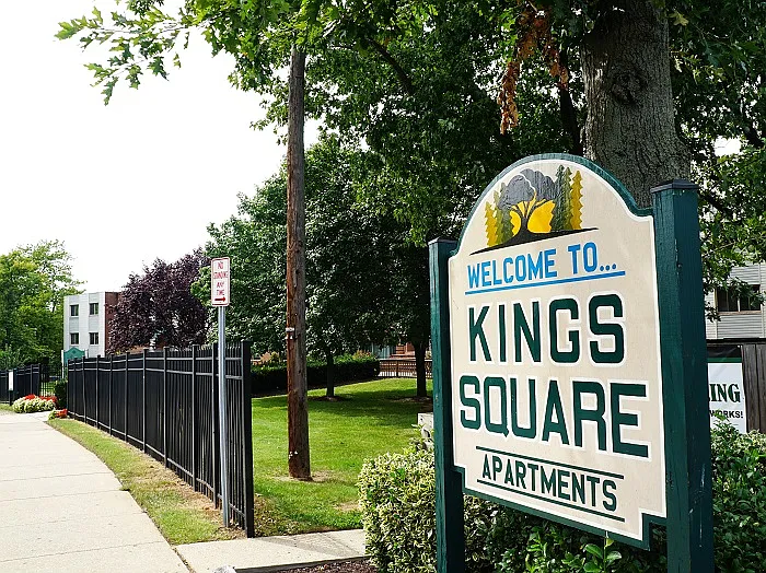 Kings Square Apartments — Photo 3