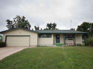 4503 E Greenbriar Ln, Wichita, KS 67220