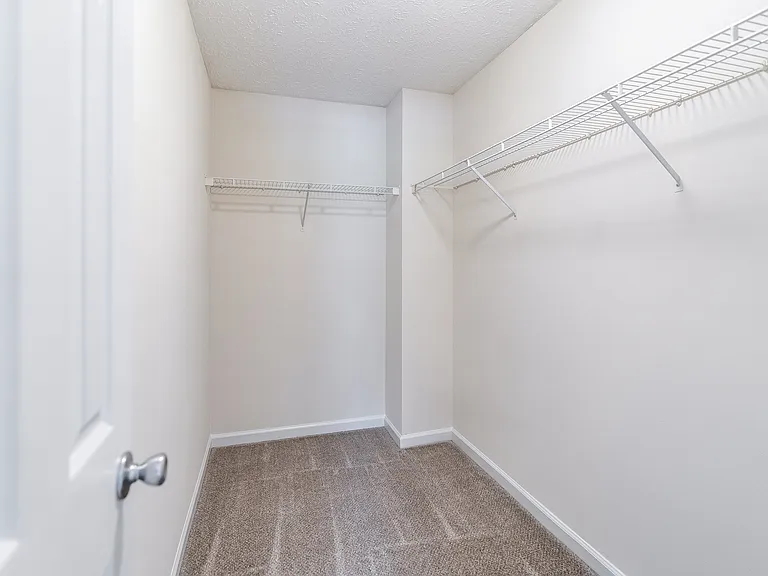 Burton Wyndfall Apartments — Photo 13