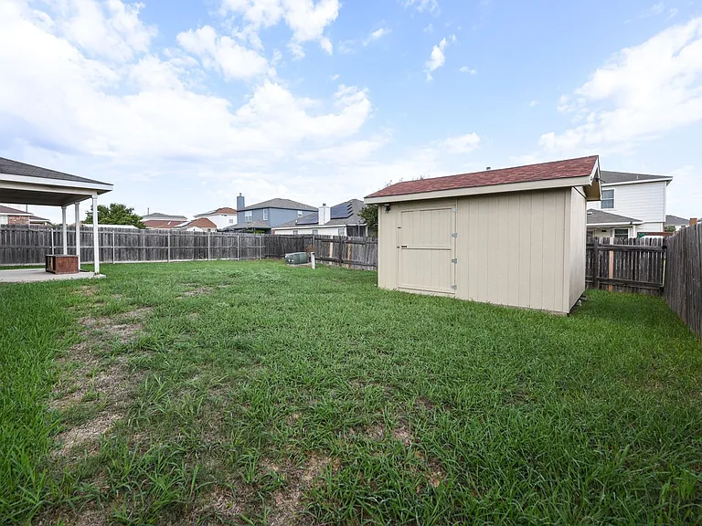 2305 Riley Dr — Photo 30