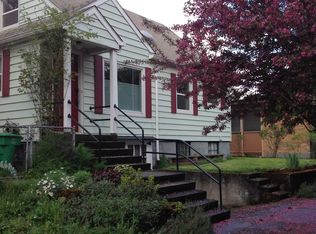 1715 SE Ash St, Portland, OR 97214