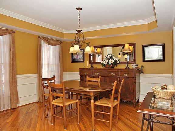 4th image of 5843 Chagall Cir