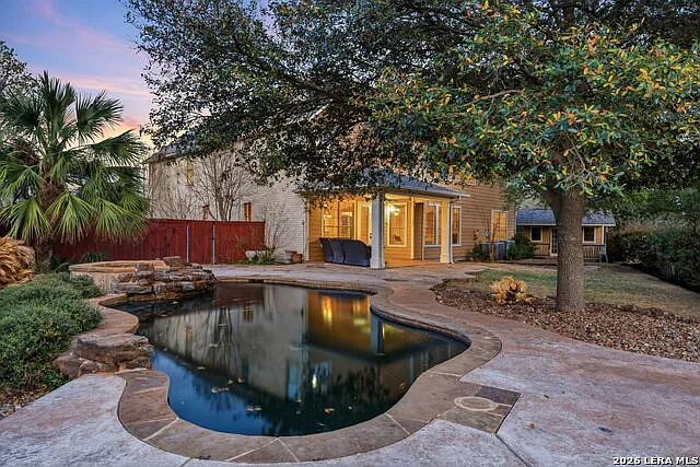 4 bed, 2.5 bath, 3994 sqft, $3,500 — Photo 1