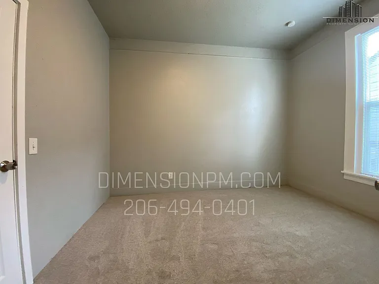 Turn of Century Apartments 1 and 3 bedrooms — Photo 25