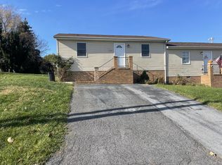 402 Overlook Dr, Martinsburg, WV 25401