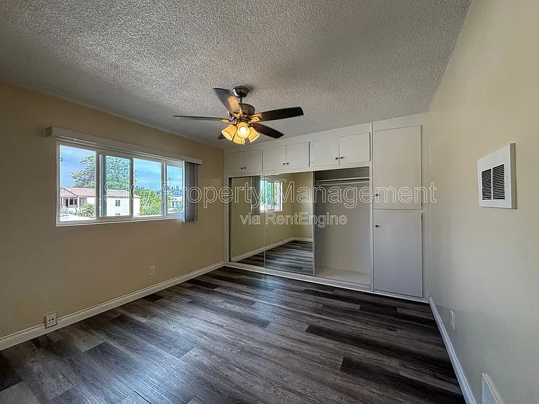 526 E Windsor Rd #15 — Photo 8