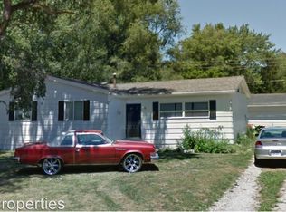 1410 Comanche Dr, Champaign, IL 61821