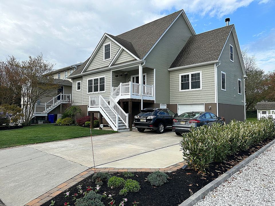 2nd image of 112 Point O Woods Dr