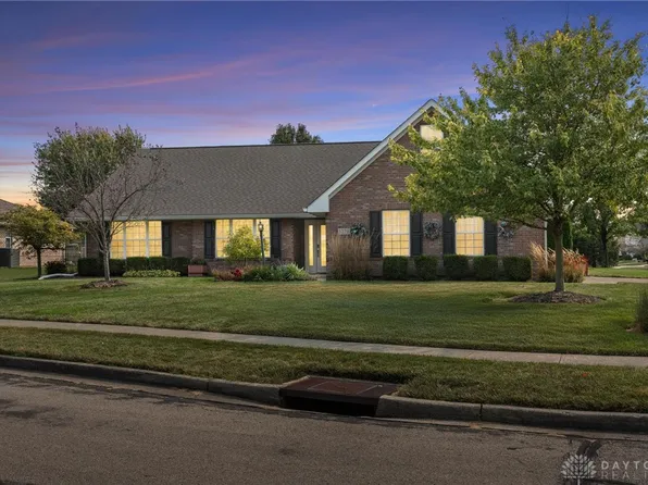 1270 Candlelite Ln, Fairborn, OH 45324