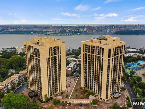800 Palisade Avenue #807, Fort Lee, NJ 07024