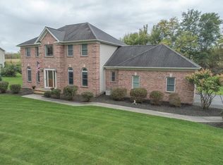 2 Trout Creek Run, Honeoye Falls, NY 14472