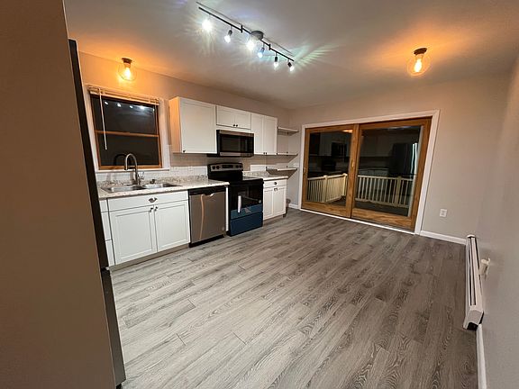 3rd image of 866 North Rd #866