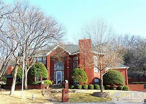1st image of 1205 Twin Oaks Ct