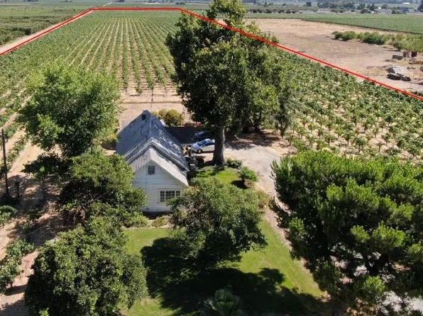 7452 E Kettleman Ln, Lodi, CA 95240