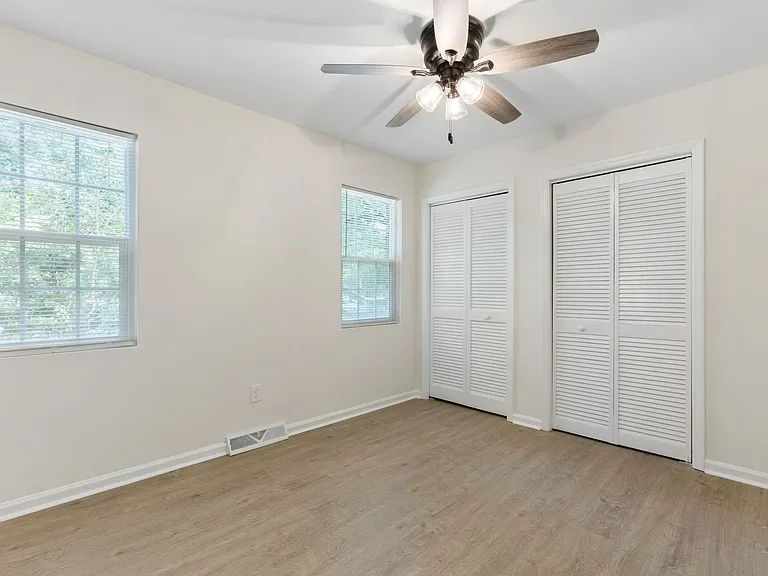 270 Fleming Rd #B — Photo 12