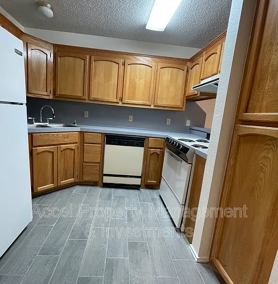 1605 River Bend Dr — Photo 6