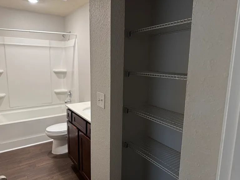 3475 Ridge Hill Pkwy — Photo 3
