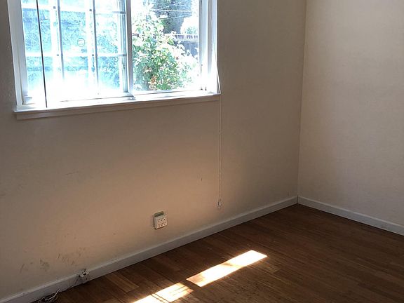 3rd image of 2795 Ophelia Ave