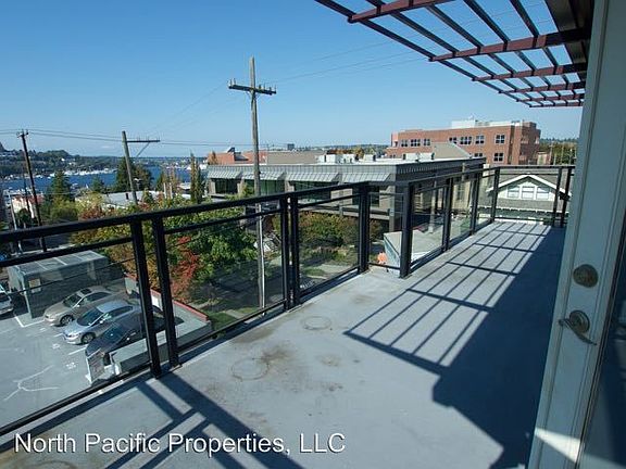 4th image of 2243 Franklin Ave E APT 301