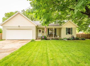 811 N Oakland St, Urbana, OH 43078