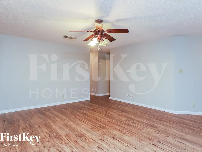 15975 Tampke Pl — Photo 3
