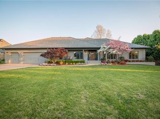 16 W Champions Blvd, Rogers, AR 72758