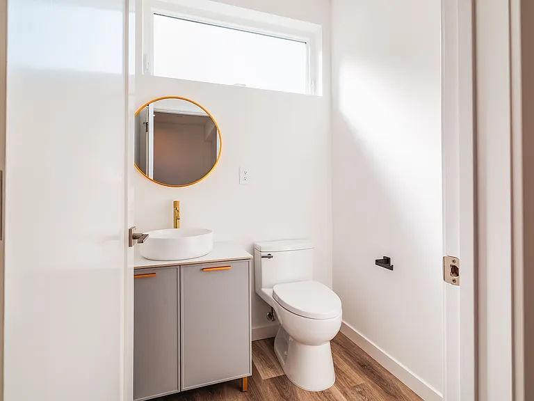2553 Thurman Ave #2 — Photo 12