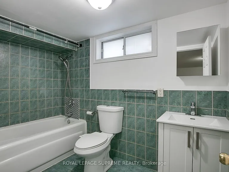 422 Oakwood Ave #BASEMENT — Photo 13