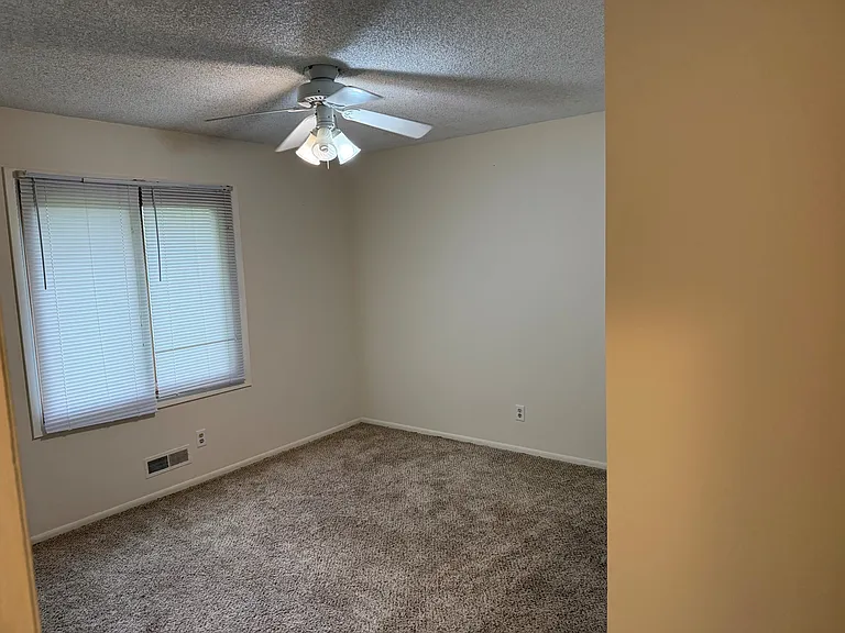 9618 Utica Rd — Photo 13