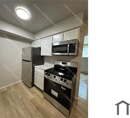 815 E Maple St #10 — Photo 9