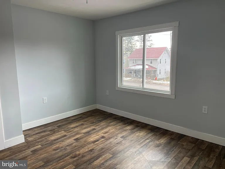 604 E Oak St — Photo 14