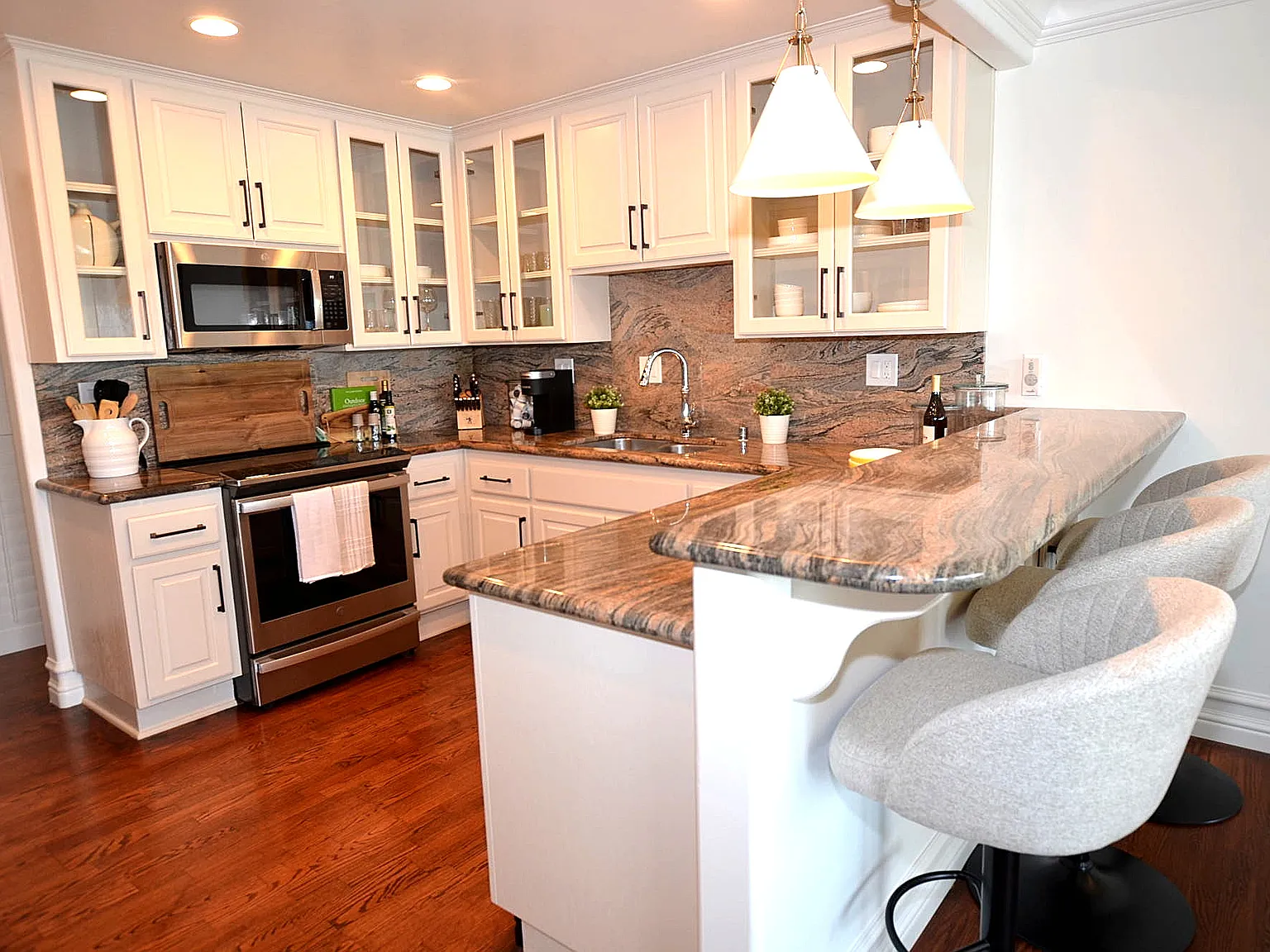 3 bed, 1729 sqft, $6,000 — Photo 3